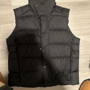 Men’s lululemon vest- size L- black
